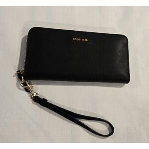 Calvin Klein Women's Black Clutch Wristlet  Wallet Removeable Handle Zip Closure